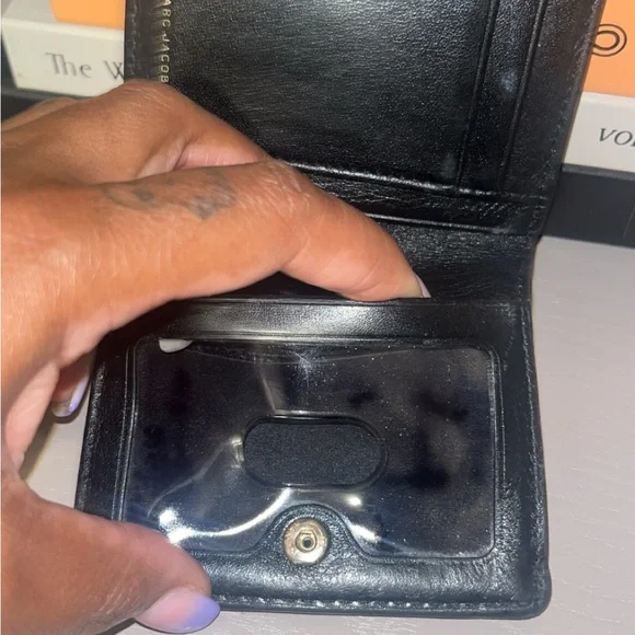 Marc by Marc Jacobs Black Leather Compact Wallet - Picture 6 of 7